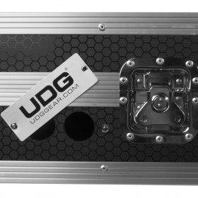 UDG Ultimate Flight Case Set Denon DJ SC5000/ X1800 Zwart Plus Prime Set case incl wielen - kabel doorvoer naar buiten