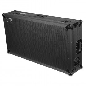 UDG Ultimate Flight Case Set Denon DJ SC5000/ X1800 Zwart Plus Prime Set case incl wielen - schuin dicht