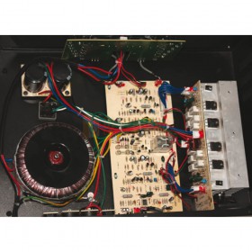 binnenkant IBIZA Sound AMP600 - versterker van 2x480W max. (Actie)