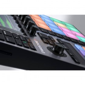 Native Instruments Maschine+ - Standalone Production en Performance Instrument scroll