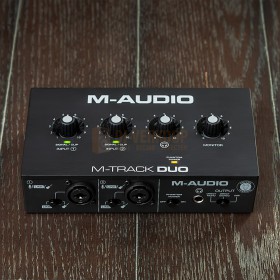M-Audio M-Track DUO - 48 kHz, 2-kanaals USB-audio-interface met 2 combo-ingangen met Crystal Preamps en fantoomvoeding
