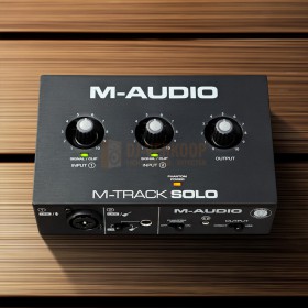 M-Audio M-Track Solo - 2-kanaals USB-audio-interface met 1 Crystal Preamp, fantoomvoeding en Instrument ingang