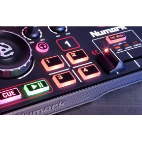 Numark Dj2Go2 Compacte DJ Controller met Serato DJ - detail deck